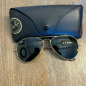 Brown aviator Ray bans